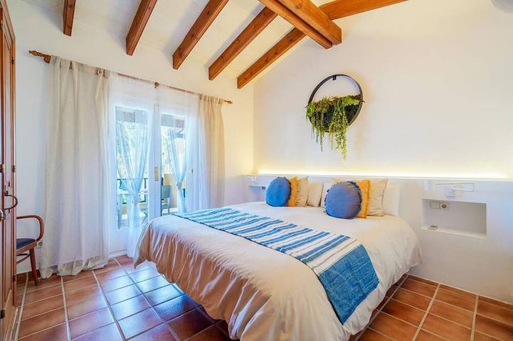 Apartamento de vacaciones para 2 personas, con jardín además de piscina y balcón - 1