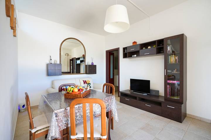 Entire apartment, Apartment 'La Campanella' with Shared Terrace, Wi-Fi and Air Conditioning in Putignano, Bari Province