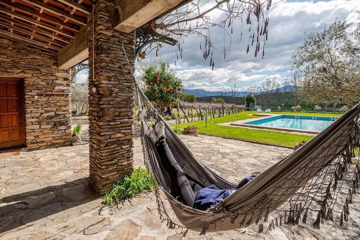 Casa rural para 5 pessoas, com Terraço e Jardim e ainda Piscina and Vista em Mirandela
