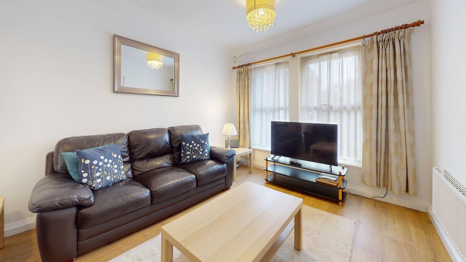 Entire apartment, Rewley Road in Oxford, Oxfordshire