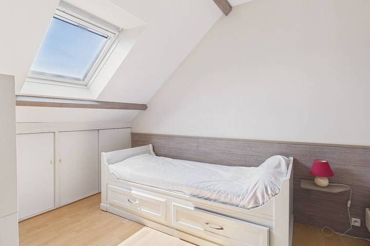 Gîte pour 3 personnes, avec piscine et balcon dans Plage de la Govelle - 4