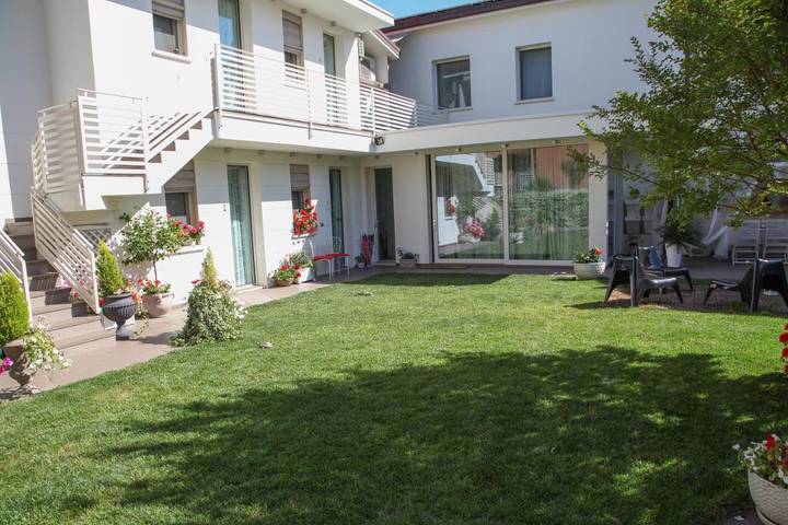 Bed and breakfast per 2 persone, con giardino - 1