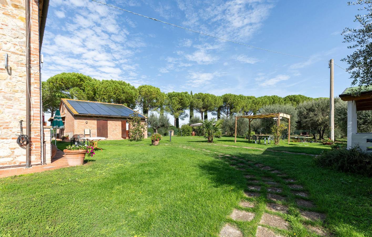 Ganze Ferienwohnung, Modernes Apartment mit Pool, Garage und WiFi in Castiglione del Lago, Lago Trasimeno
