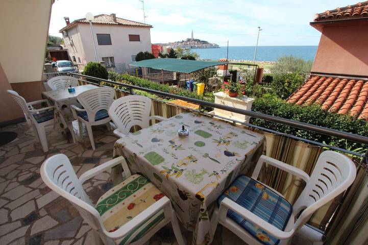 Ferienwohnung für 4 Personen, mit Garten und Terrasse, kinderfreundlich in Rovinj