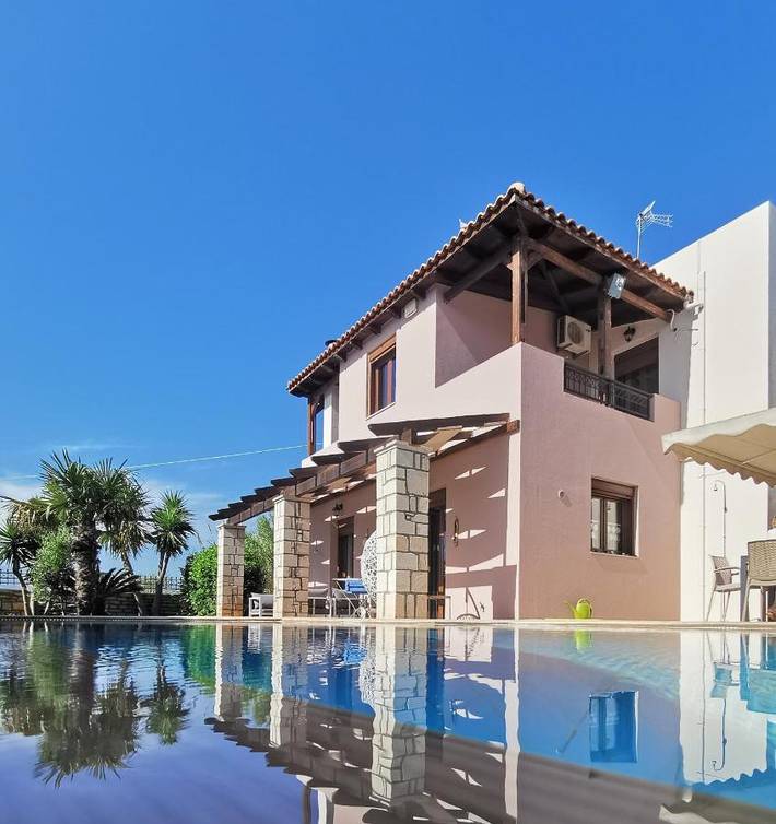 Ferienhaus für 6 Personen, mit Balkon und Terrasse sowie Garten und Pool