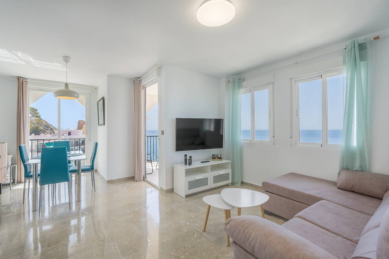 Ganze Wohnung, Ferienwohnung 'Cielo Y Mar' mit Meerblick, privater Terrasse und Wlan in Playa Puerta del Mar, Almuñecar