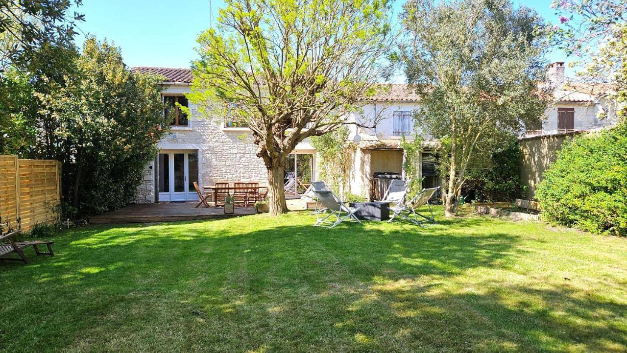 Four-Bedroom House in Le Mazeau, Fontenay-le-Comte