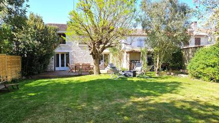 Gîte pour 8 personnes, avec vue et jardin, animaux acceptés à Le Mazeau