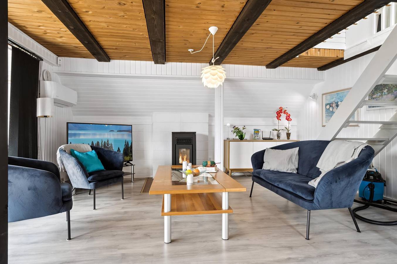 Pet friendly home in Glesborg with outdoor swimming pool in Selkær Mølle, Glesborg