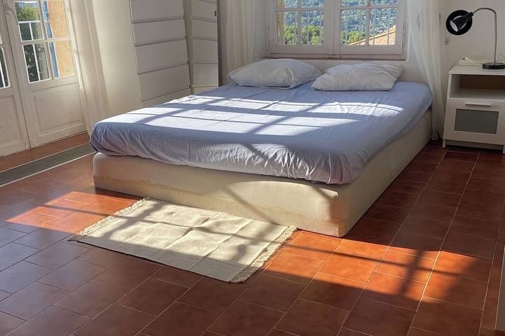 Location de vacances pour 10 personnes, avec Balcon et Jardin à Le Revest-les-Eaux - 4