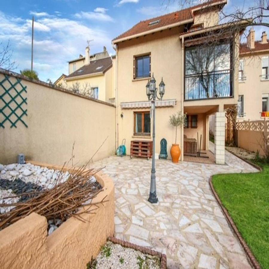Maison Bezons: Confort & Jardin in Bezons, Val-d'Oise