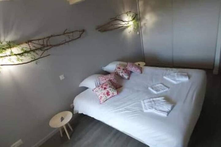 Location de vacances pour 15 personnes, avec terrasse et jacuzzi à Bully - 3