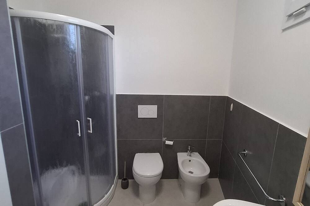 Apartamento entero, Apartamento 'Montemare' con Jardín Privado, Wi-Fi y Aire Acondicionado in Ameglia, Municipio de Ameglia