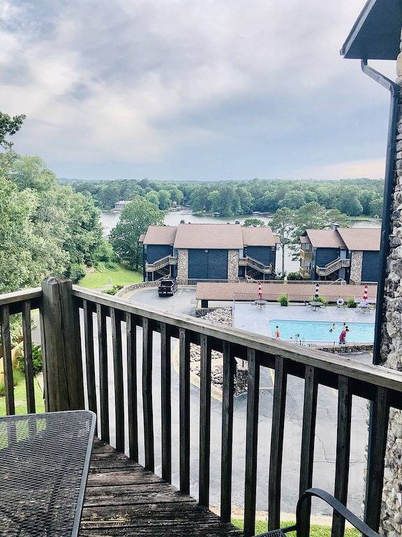Vacation rental for 5 people, with balcony and pool, with pets in Hot Springs