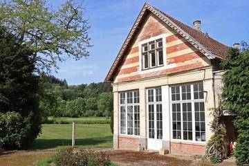 Gîte pour 14 personnes, avec jardin à Cahan
