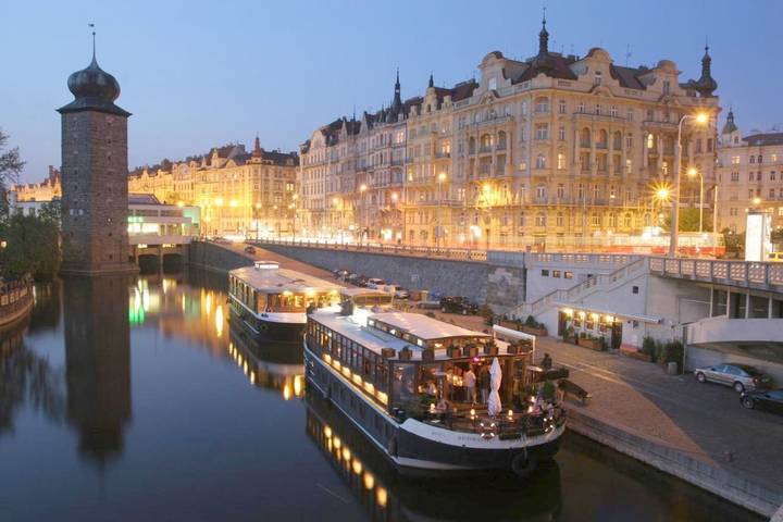 Boot für 2 Personen, mit Terrasse und Ausblick in Prag