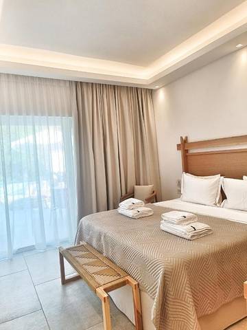 Cottage pour 2 personnes, avec jacuzzi et jardin dans Finikas