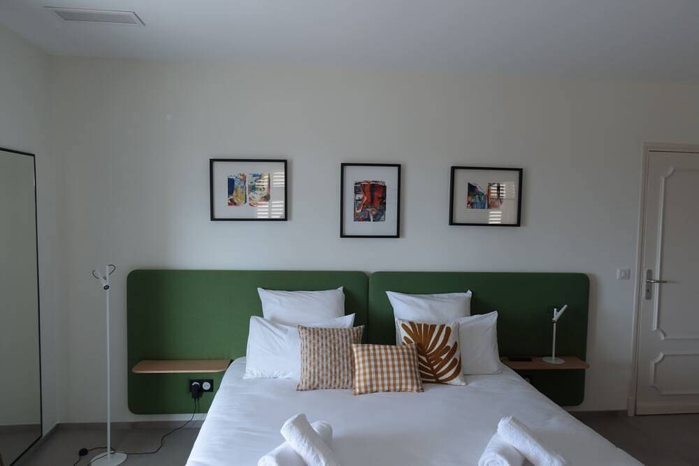 Villa Galet Vue 360 Mer Montagne Et Citadelle Saint Paul De Vence in Saint-Paul-de-Vence, Cannes region