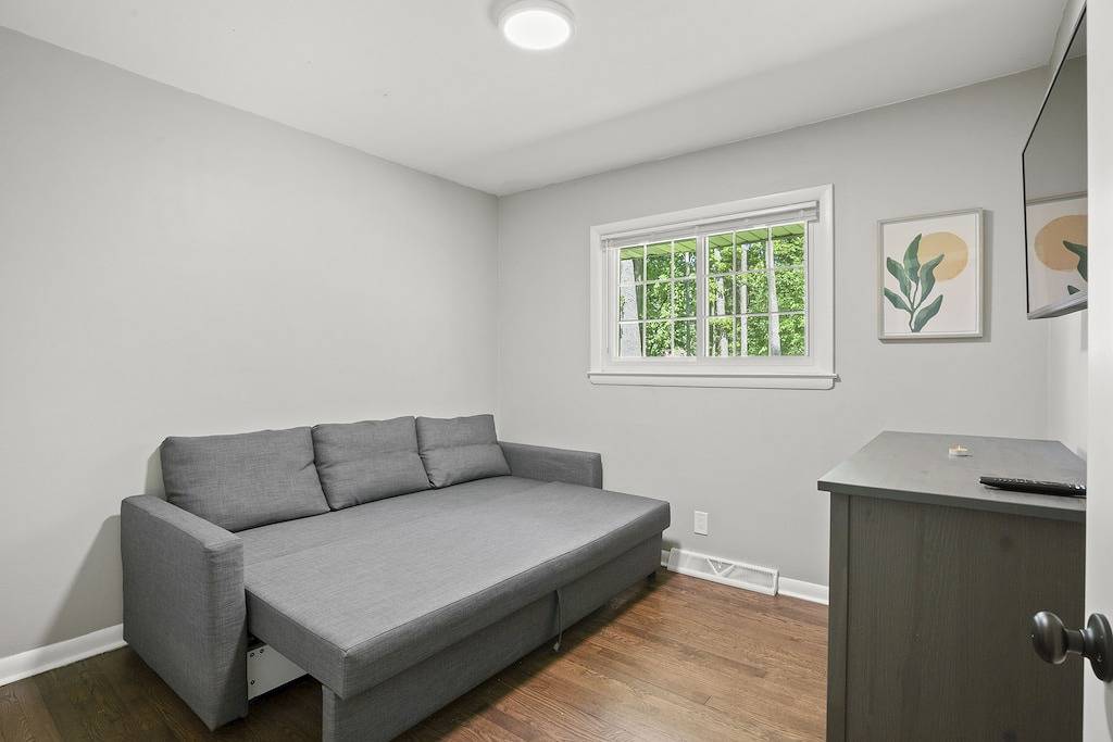 Modern style with nature around, a perfect vacation home in Mequon, Ozaukee County