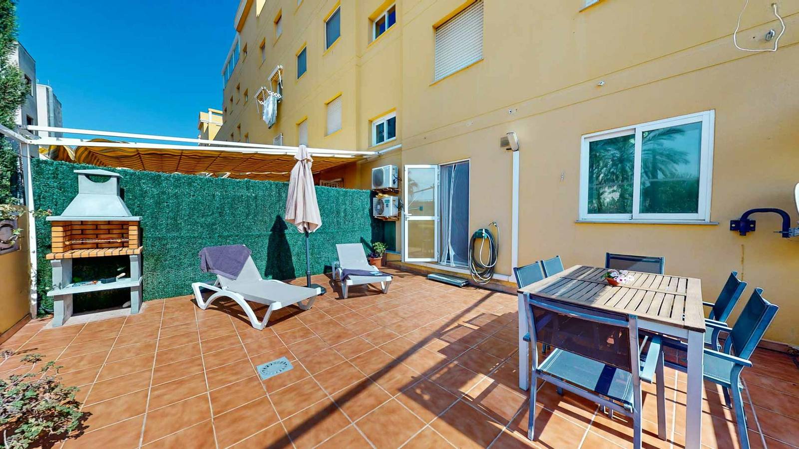 Entire apartment, Apartment in Cascada de Las Marinas, 300m from the beach in Las Marinas, Dénia