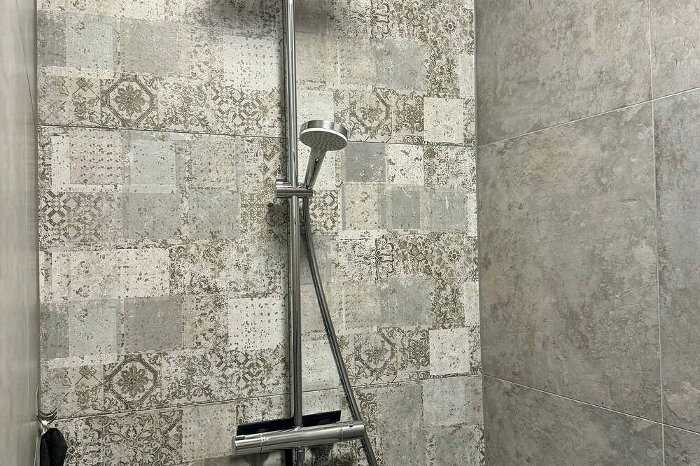 Ganze Wohnung, Willkommen in der Wohnung - dem perfekten Rückzugsort im Herzen der bezaubernden Rhön und dem grünen Herzen Deutschlands. Diese neu erbaute Wohnung bietet nicht nur modernes Design, sondern auch ein einzigartiges Ambiente direkt im Grünen mit gemütli in Geisa, Biosphärenreservat Rhön