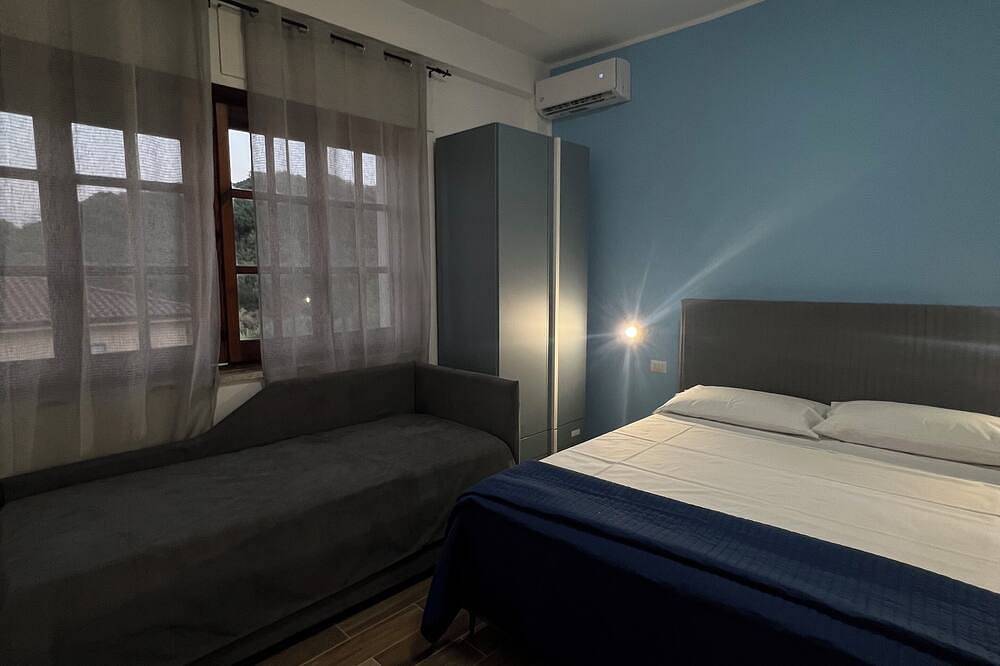 B&B Casa Lamanna- Room No. 3 in Crucoli, Gulf of Taranto