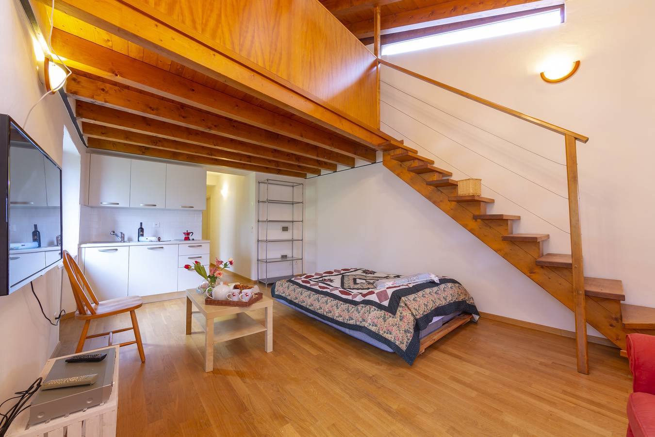 Casa Gialla in Arogno, Lago di Lugano (Svizzera)