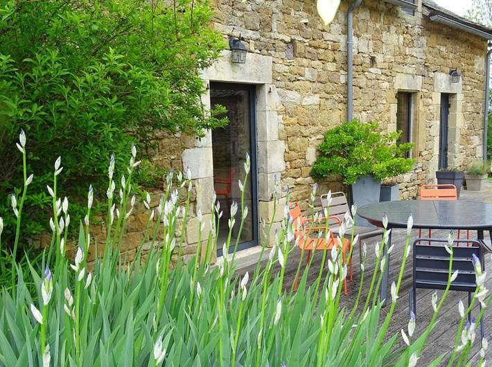 Location de vacances pour 4 personnes, avec vue ainsi que piscine et jardin à Bozouls - 2