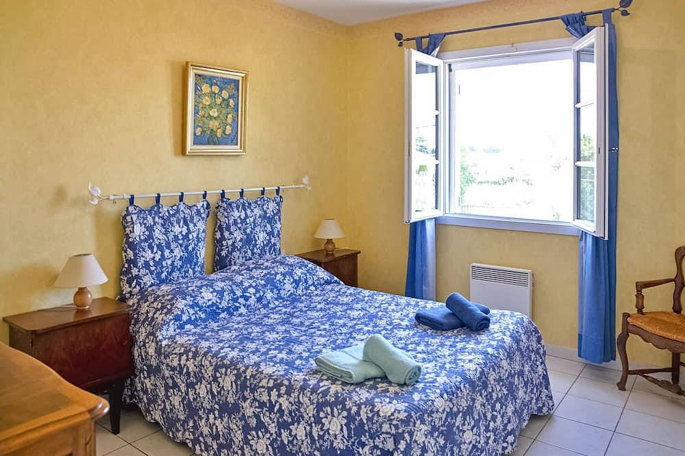 Gorgeous home in Graveson in Graveson, Arles region