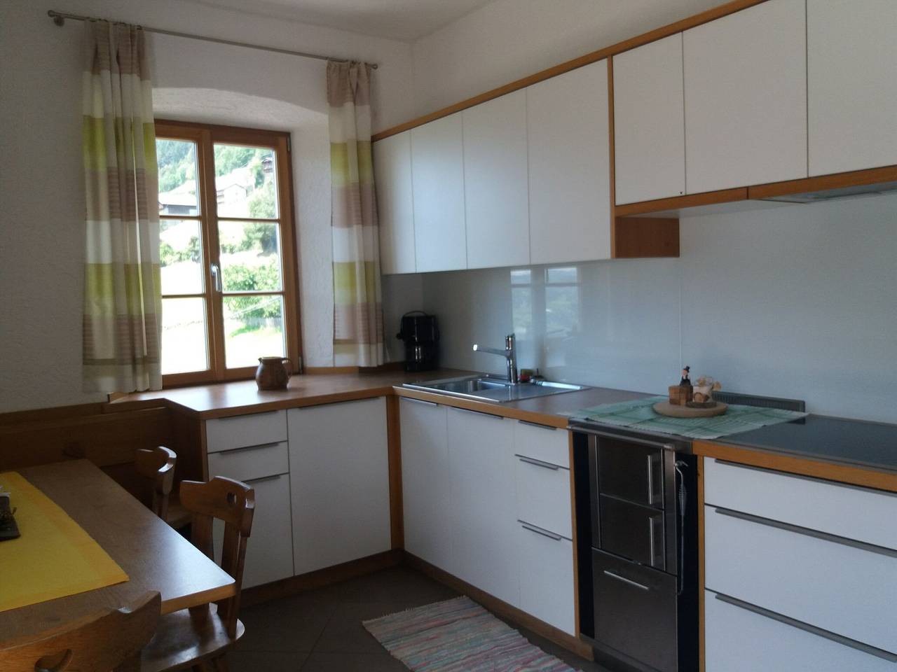 Entire apartment, Apartment 'Gravetsch' with Mountain View, Shared Garden and Wi-Fi in Gravetsch, Villanders