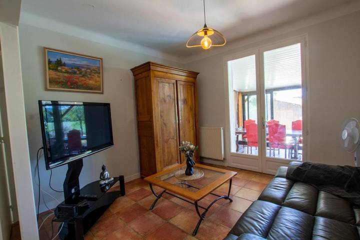 Location de vacances pour 5 personnes, avec jardin et jacuzzi ainsi que terrasse et piscine à Limeuil - 4