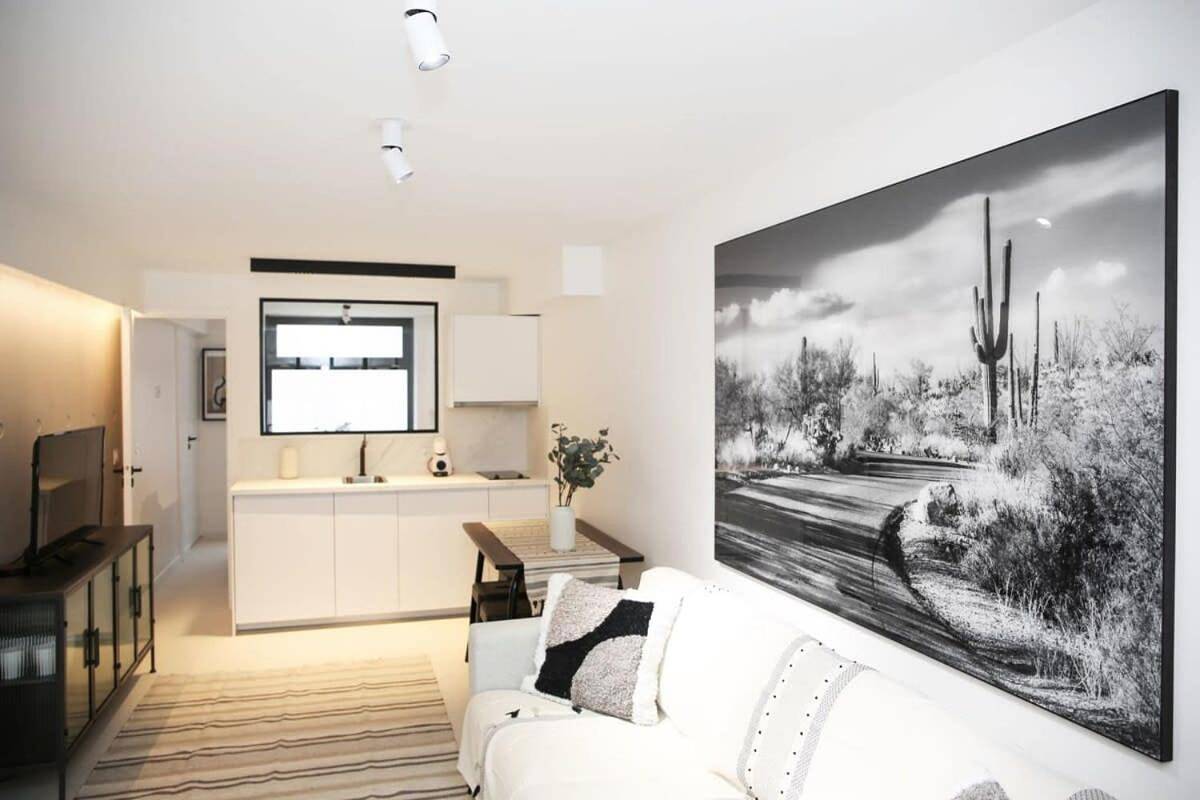 Appartement entier, Appartement de caractere aux portes du Marais - 4P in Paris, Île de France
