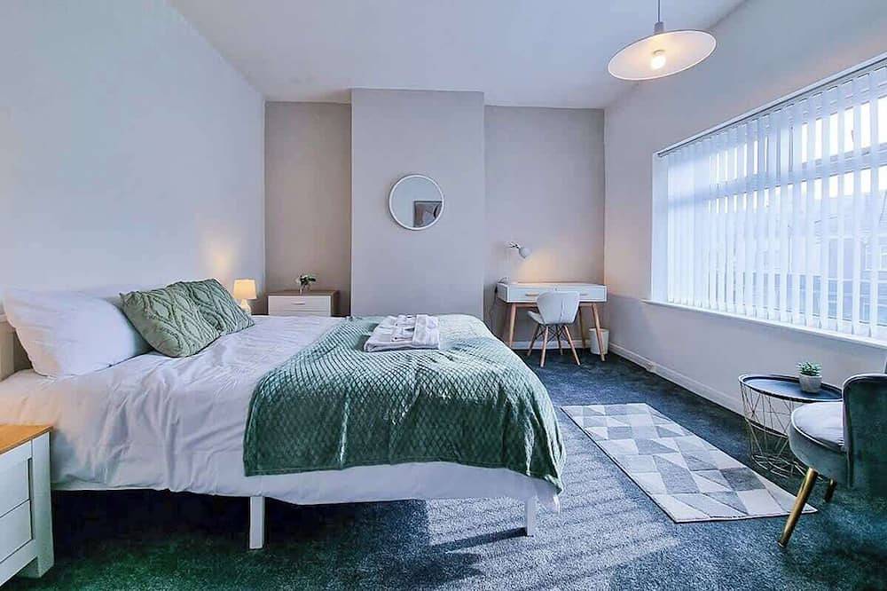 Modern Contractor House near Beach & Gaming Room in Cleethorpes, Grimsby and Cleethorpes