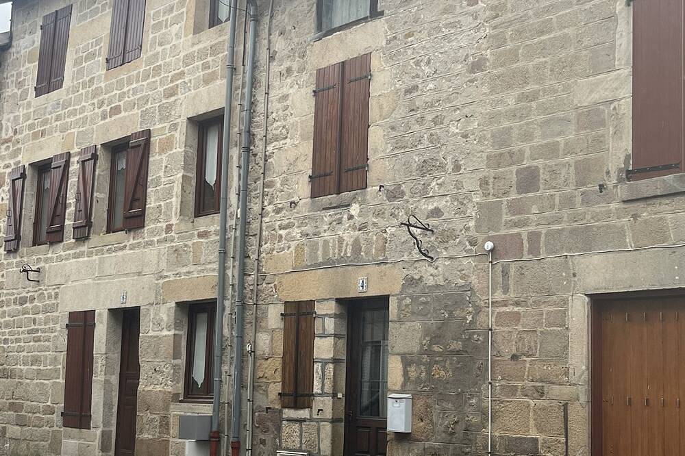Historic Stone House in Peyrat Le Chateau nr lac Vassiviere in Peyrat-le-Château, Limoges und Umgebung
