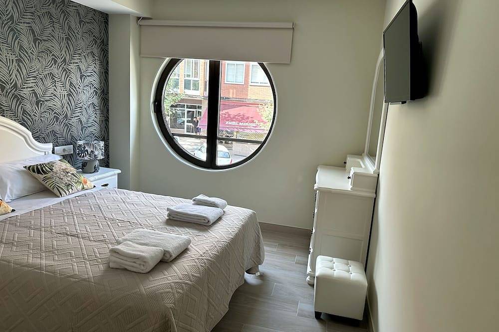 Entire apartment, La Herencia A - Duplex apartment in the old town of Ponferrada. in Ponferrada, El Bierzo