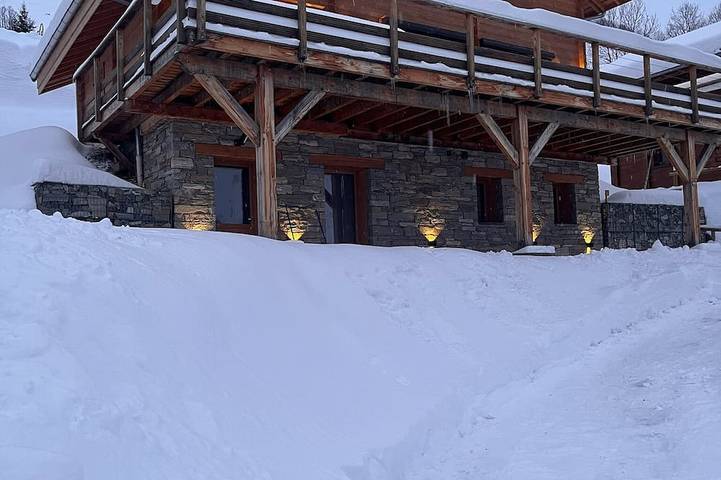 Gîte pour 12 personnes dans Office De Tourisme De Saint Sorlin D Arves