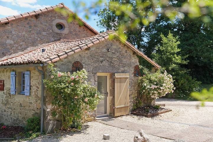 Location de vacances pour 23 personnes à Boismé