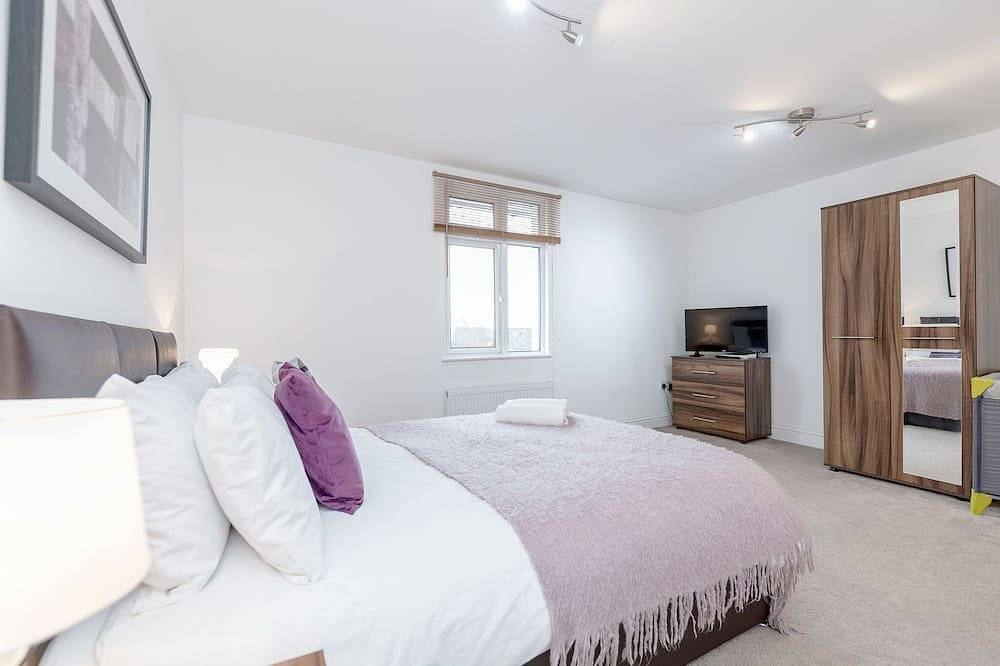 Entire apartment, Royal apartments Ra4 in Hillingdon, London