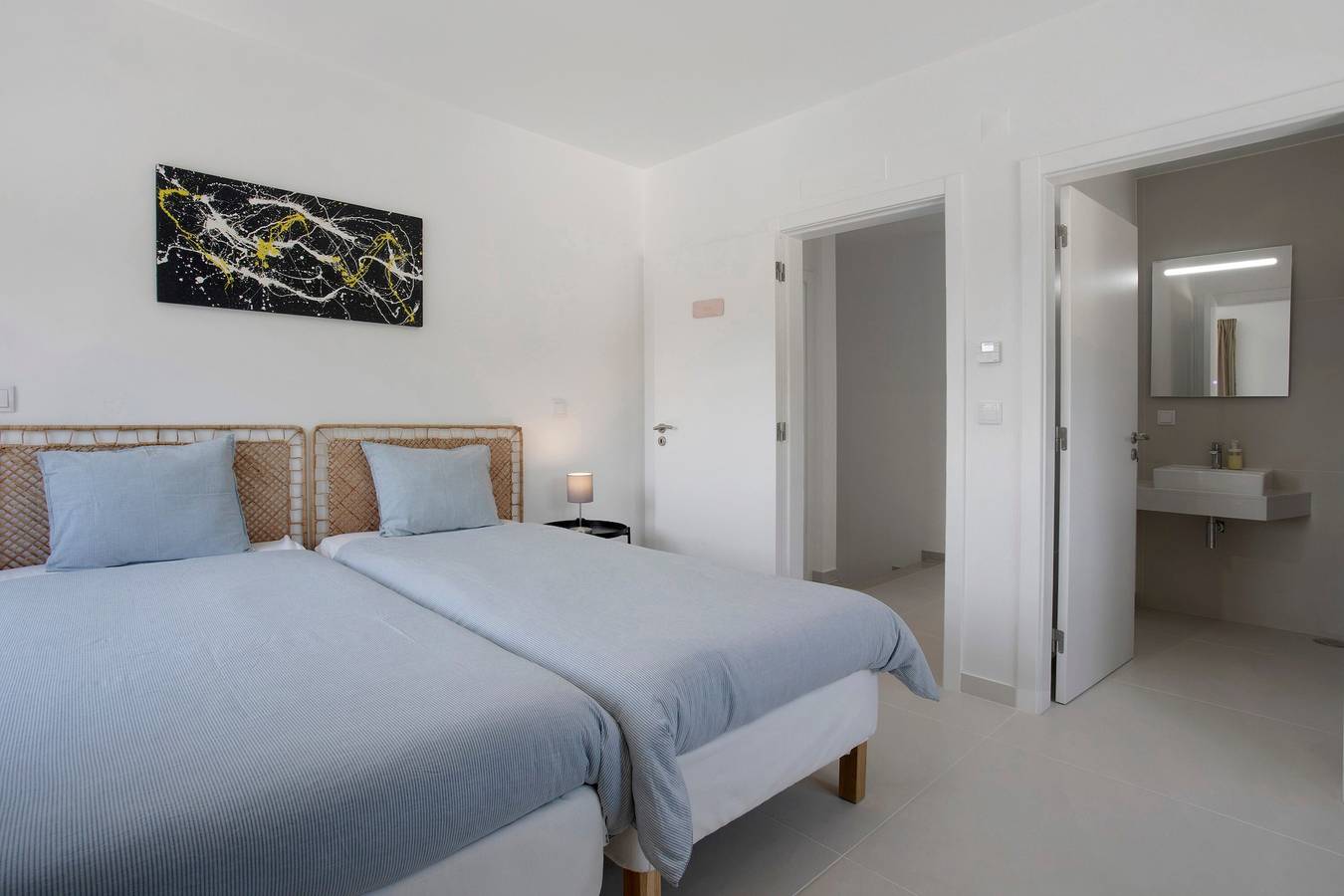 Quarto 'Sun' com vista para a montanha, piscina partilhada e acesso Wi-Fi in Lourinhã, Distrito de Lisboa