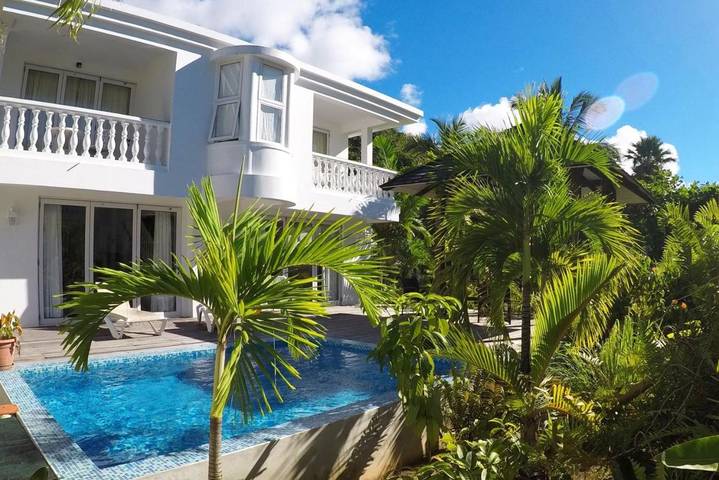 Location de vacances pour 4 personnes, avec jardin et piscine dans Beau Vallon - 3