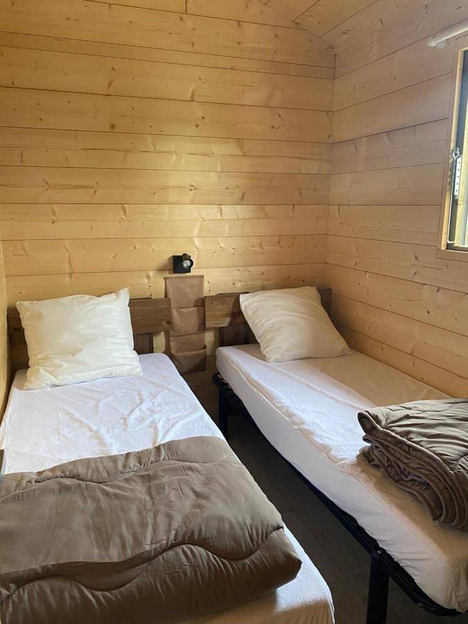 Camping du Château Vert in Hondainville, Oise