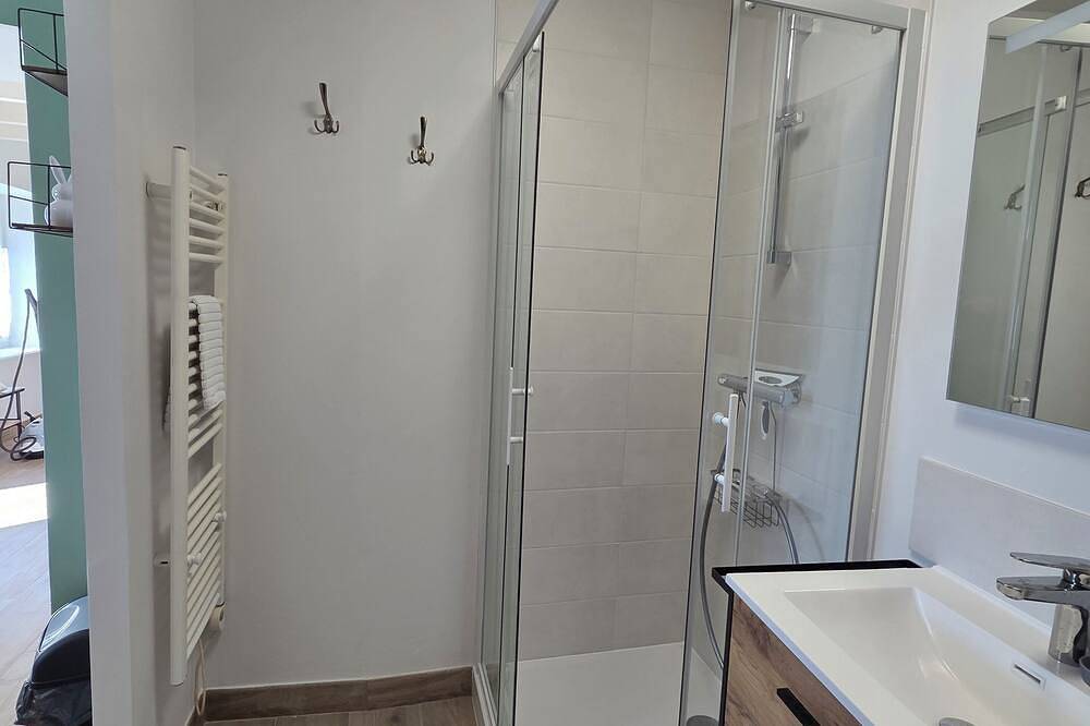Traditional house 7 minutes from the beach, close to hiking trails in Étables-sur-Mer, Côte de Goëlo