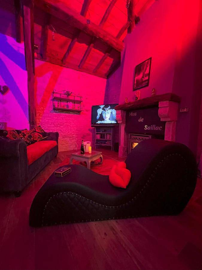 Location de vacances pour 4 personnes, avec jacuzzi et piscine ainsi que jardin et sauna à Lavaurette - 4