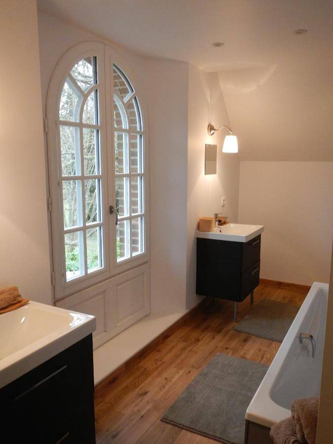 Double Room with Private Bathroom in Gauciel, Région d'Évreux