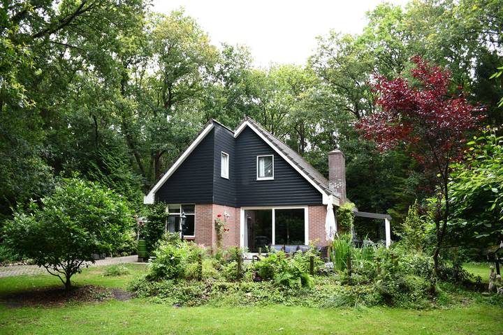 Boerderij voor 9 personen, met terras en tuin in Drenthe