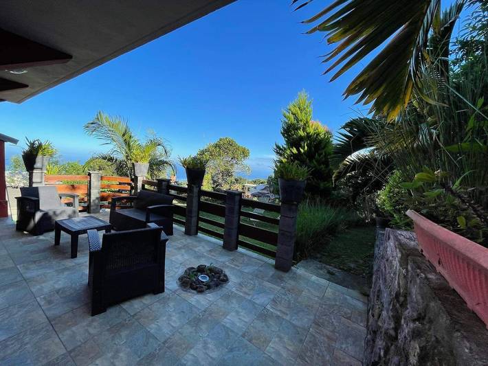 Bungalow pour 3 personnes, avec terrasse sur l' Île de la Réunion