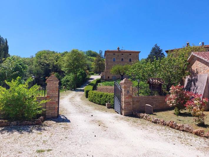 Appartement de vacances pour 10 personnes, avec Terrasse ainsi que Jardin et Vue à Nocera Umbra
