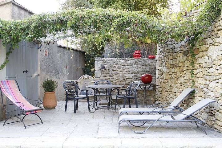 Gîte pour 3 personnes, avec piscine à Robion - 4