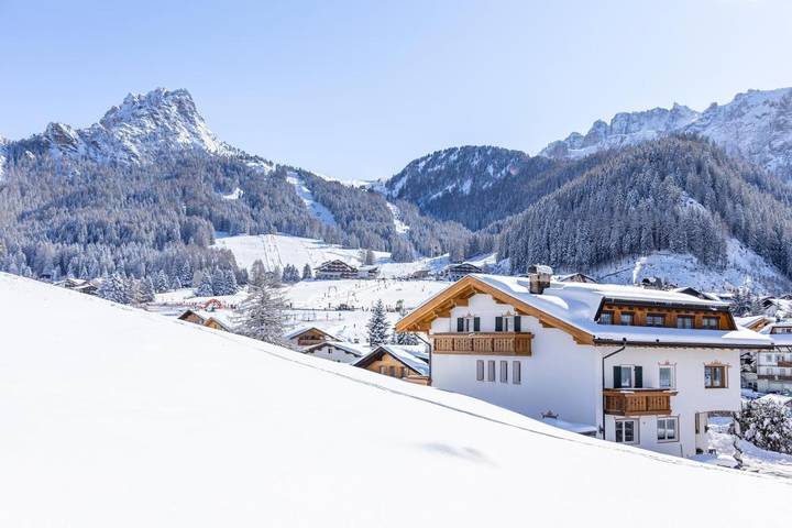 B&b per 2 persone, con balcone e giardino nonché panorama a Selva di Val Gardena
