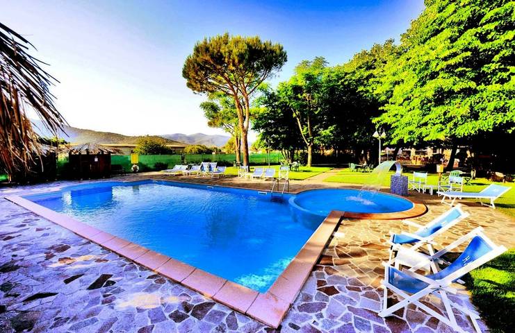 Hôtel pour 2 personnes, avec jardin et piscine